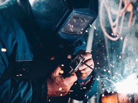 Corso e patentino Addetto uso Saldatrice